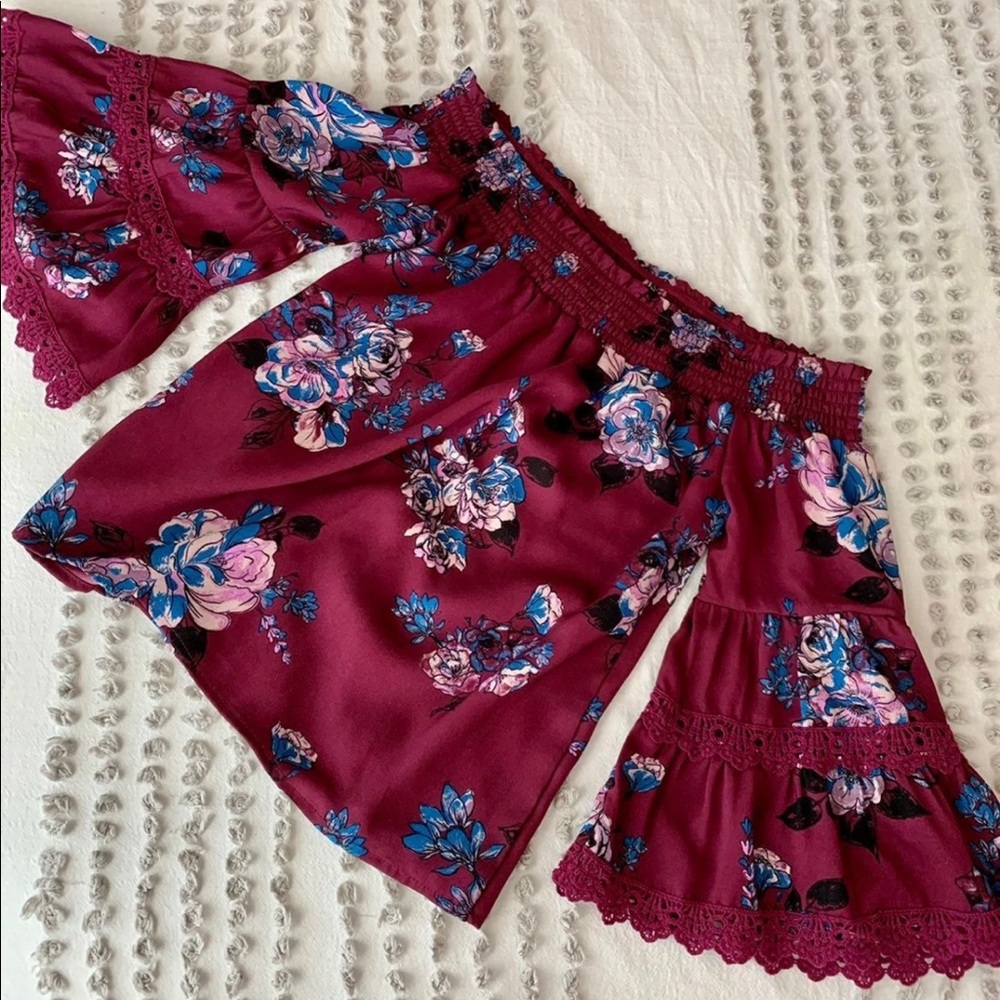 Floral off the shoulder blouse with lace detail